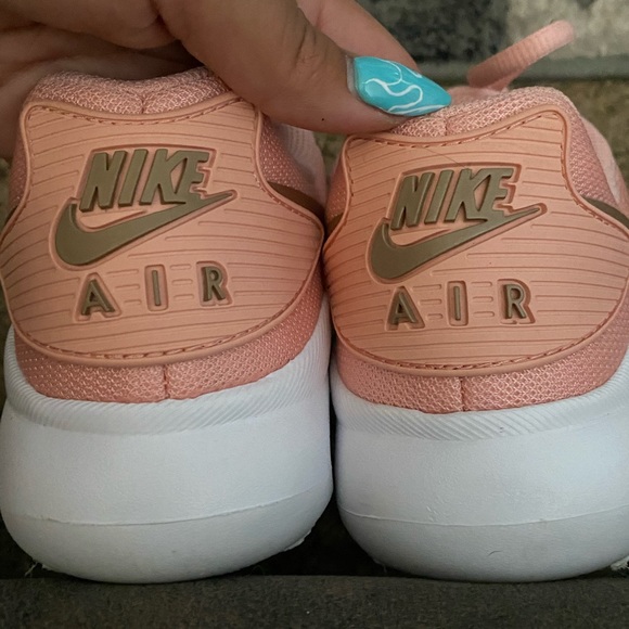 SOLD! Nike oketo shoes - Picture 2 of 4